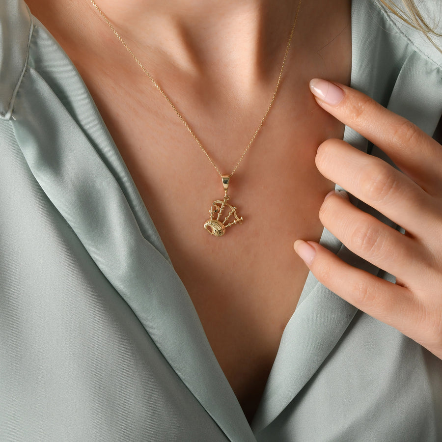 9ct Gold Bagpipe Pendant – Scottish Music Jewellery